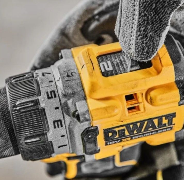 Бормашина/Винтоверт DeWALT DCD800N/18V 90Nm