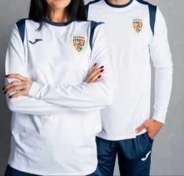 DESCRIERE
Bluza trening Joma Romania