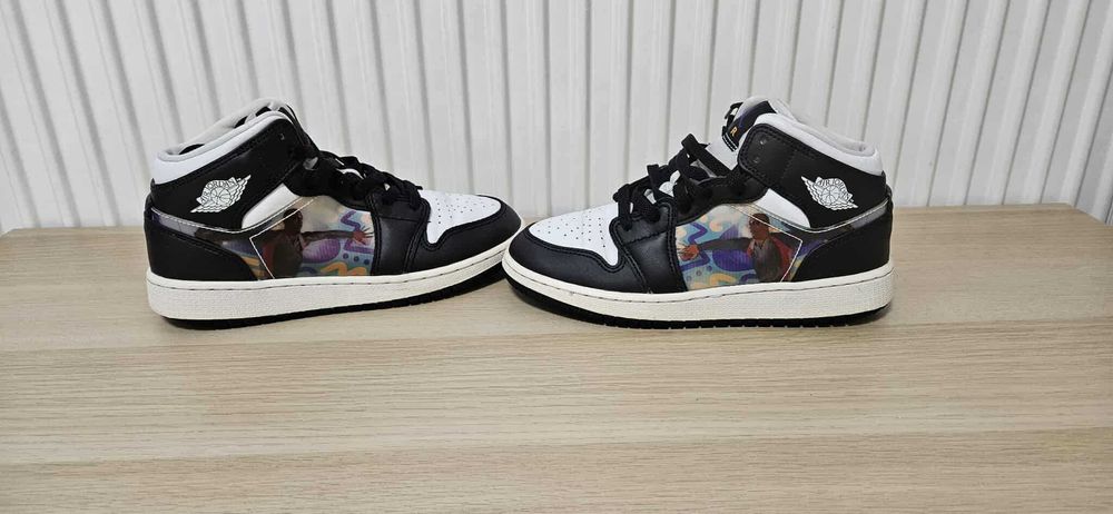 Adidasi Nike air jordan hologram 36,5