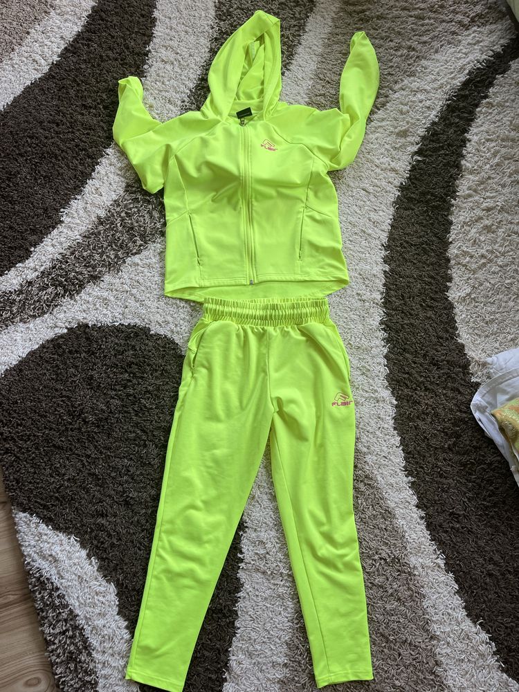 НОВ дамски екип FLAIR