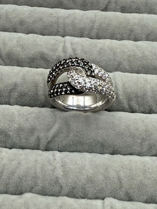 Inel din argint si pietre