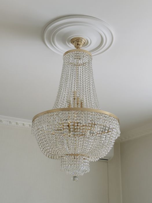 Люстра для зала, гостинной, в очень хорошем состоянии