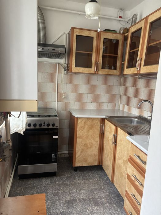Persoana fizica vand apartament 2 camere nedecomandat in Bacau