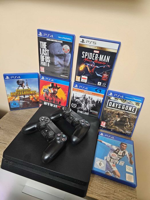 Playstation 4 slim
