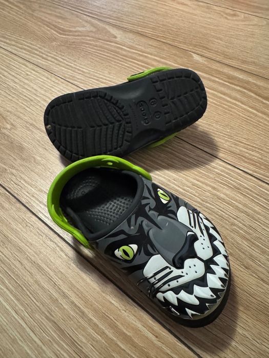 Papuci Crocs marimea 26-27