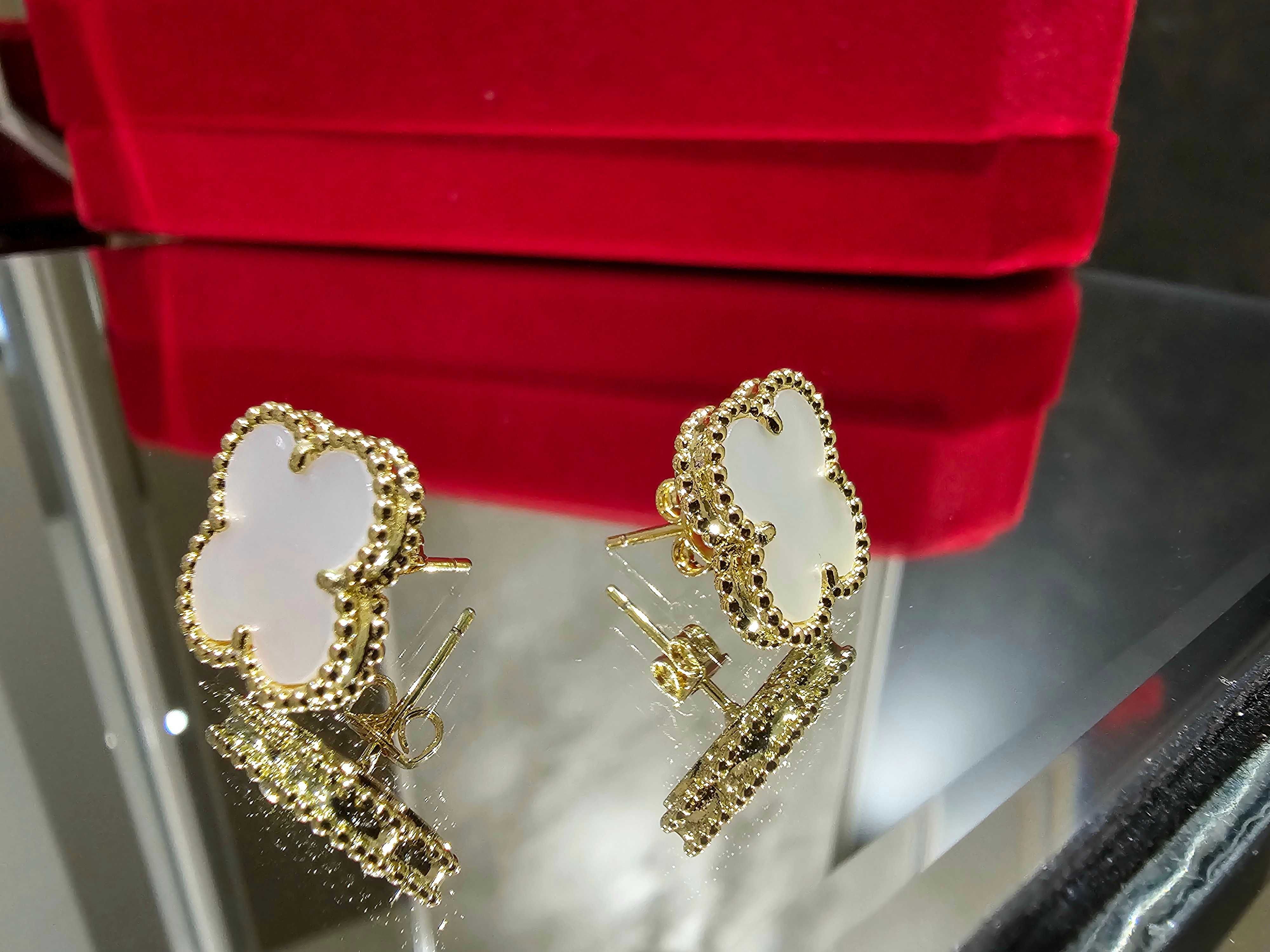 Van Cleef & Arpels VCA Gold Mother Pearl Alhambra Clover Дамски Обеци