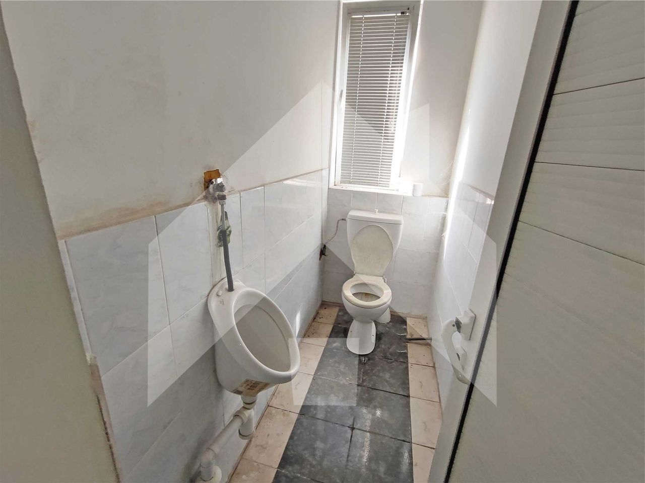 Продава се Промишлена сграда в Нови пазар - 5014 кв.м за 220 €/кв.м - Снимка #4