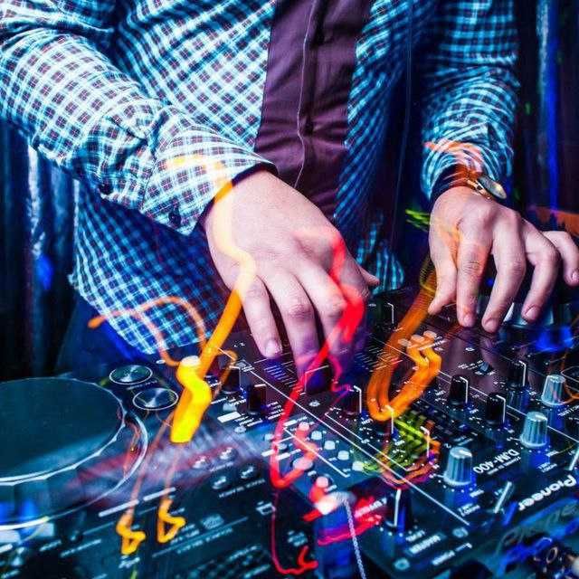 Dj, vedushiy, apparatura