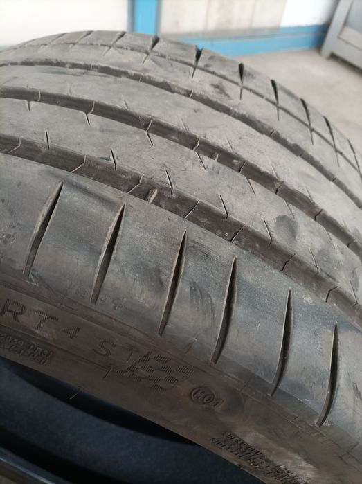 Продавам 2 летни гуми 315/30ZR21 105Y Michelin - 240 лв/бр.