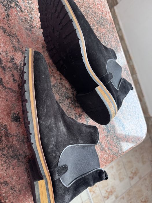 Ghete 41/42 piele intoarsa