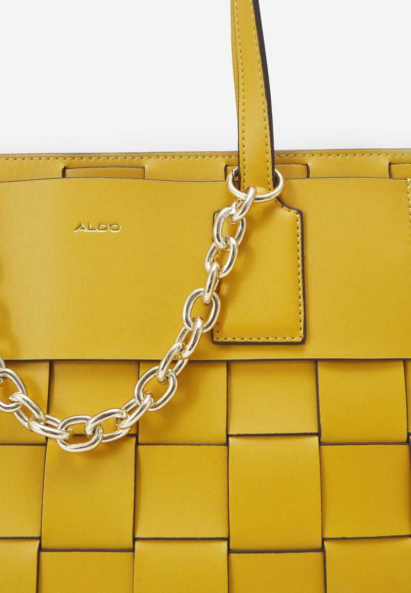 Красива и елегантна дамска чанта ALDO