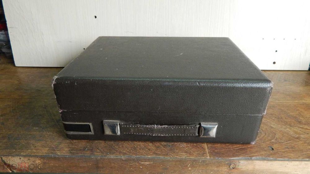 Футляр-чемоданчик от патефона серо-синего цвета