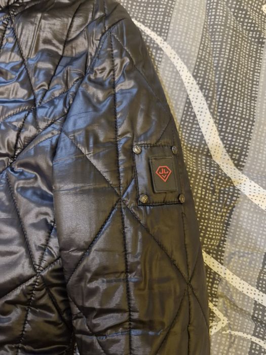 Продавам зимно яке - марка Юнона.