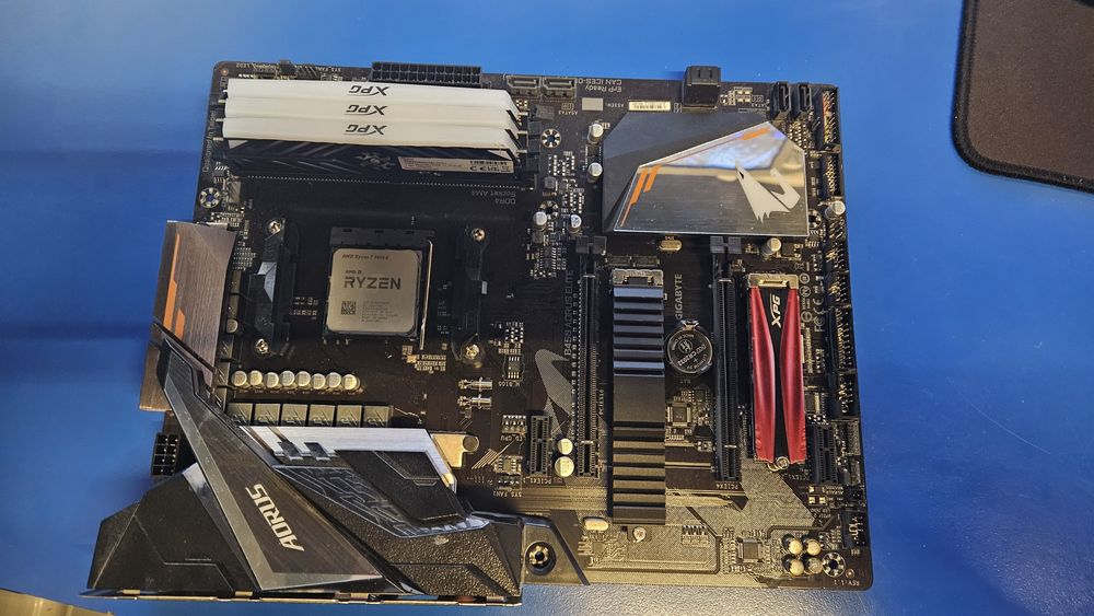 Kit Gigabyte Aorus B450 Elite + Ryzen 5800x + Ram DDR4 24GB + M2
