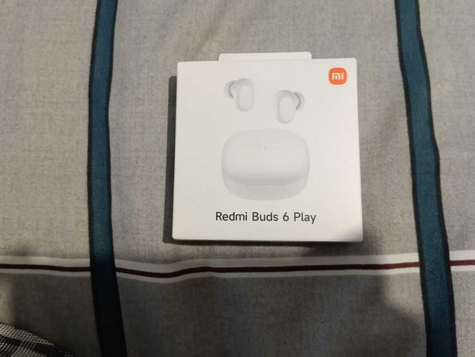 Продам новые беспроводные наушники Redmi buds 6 play