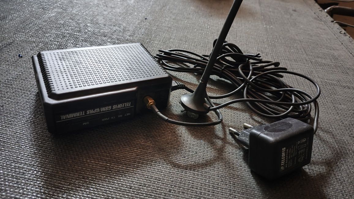 RX102-R2 – промышленный GSM-модем