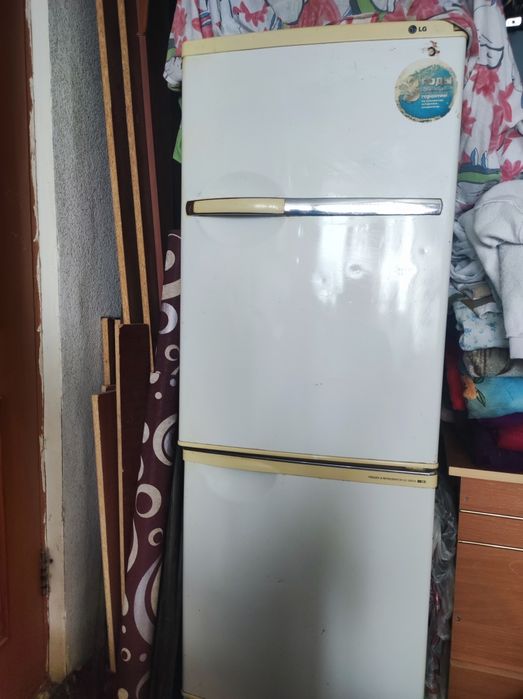 Продам холодильник LG на запчасти.