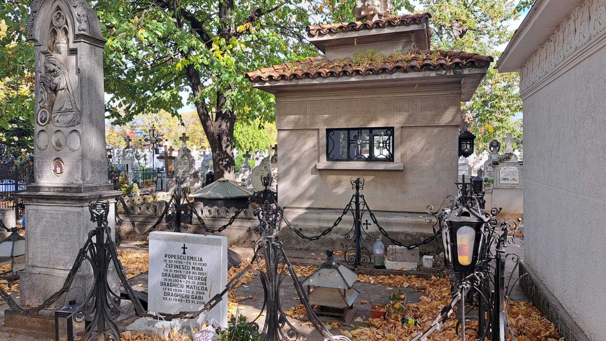 Vând monument funerar, cavou subteran cu 3 locuri ,Viișoara, Ploiesti