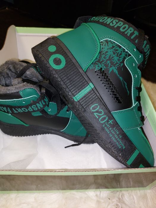 Vând adidași îmblăniți nr 41  noi în cutie