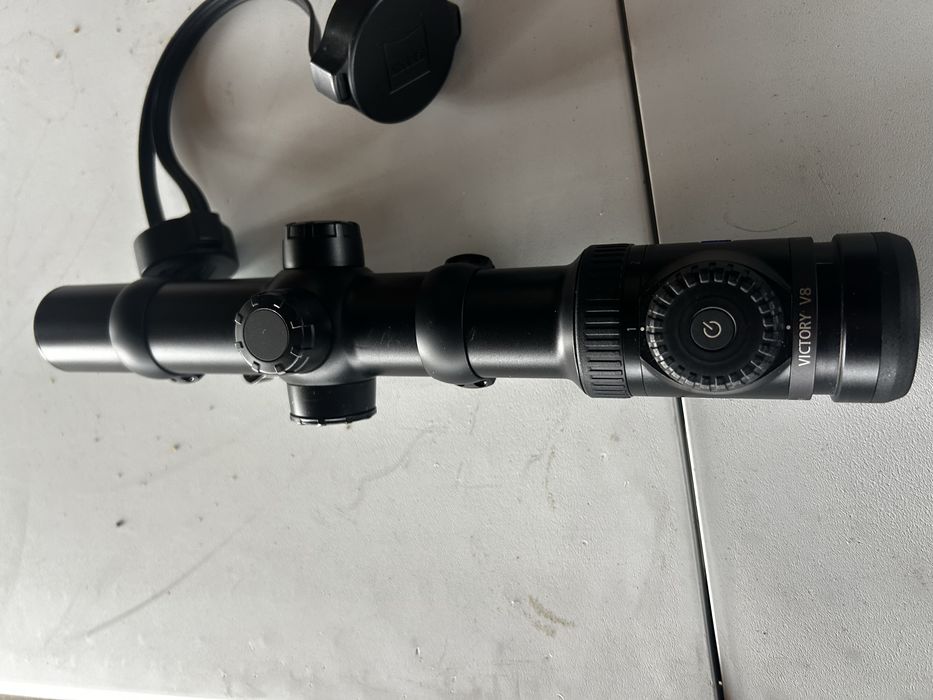Продавам  оптика ZEISS VICTORY V8 1-8x30