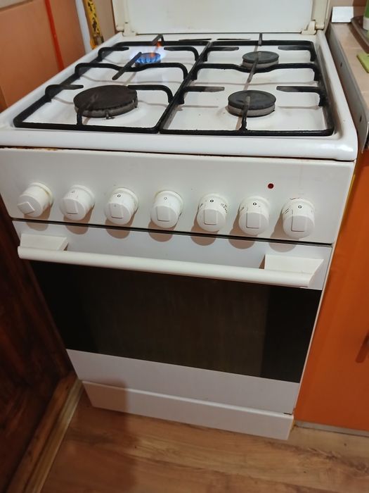 Aragaz cu cuptor electric