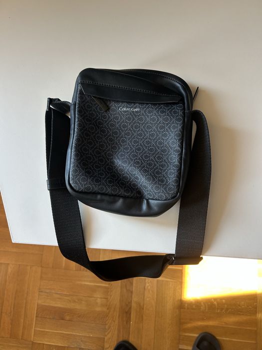 Оригинална Чантичка Calvin Klein