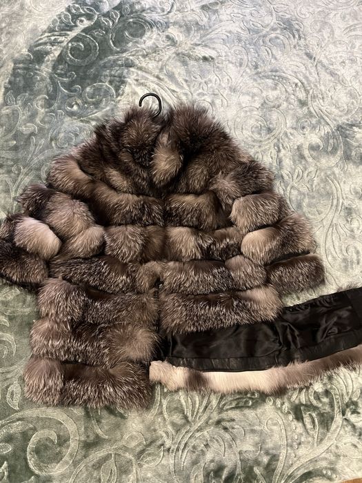 Haina de blana , cu maneci si lungime ajustabile !