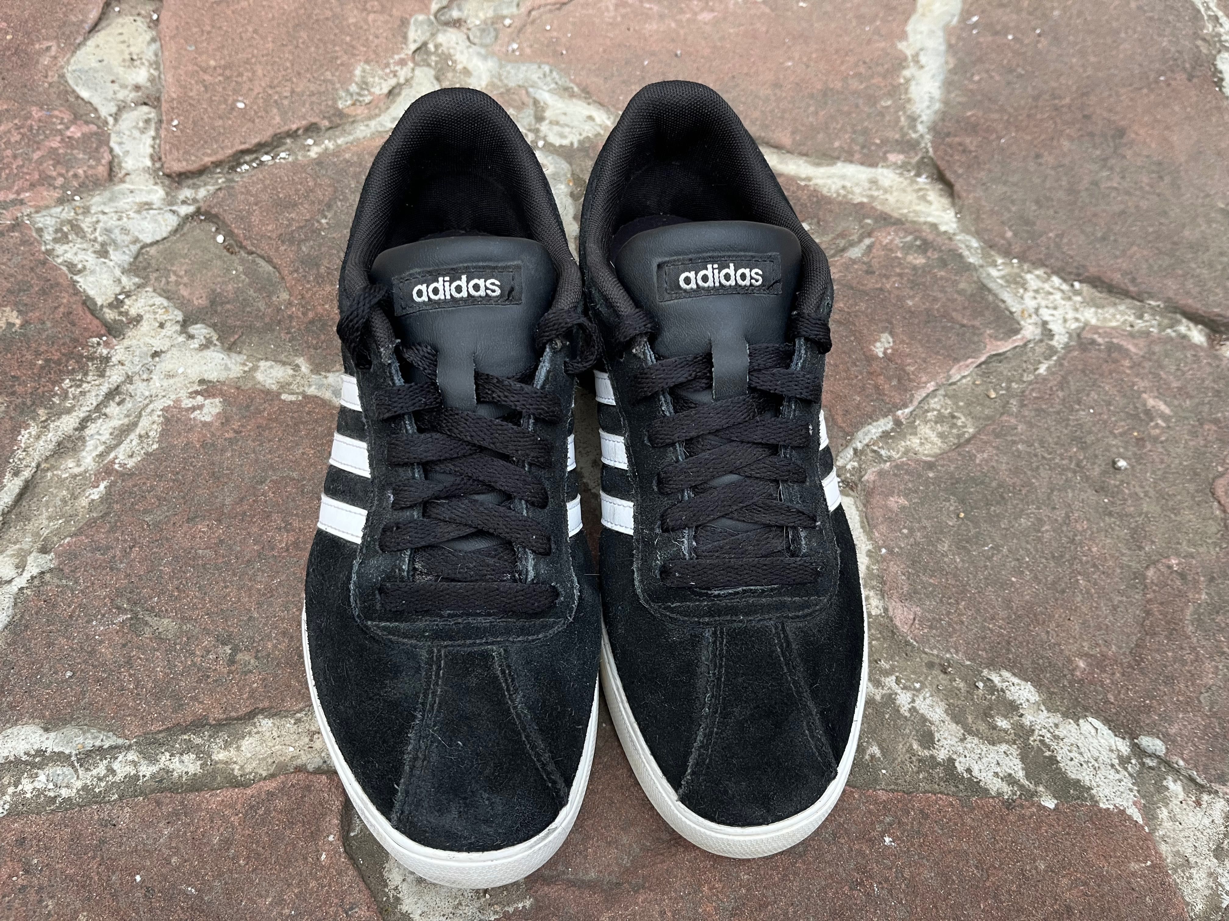 Adidas COURTSET 
Номер 38 2/3
В много добро състояние!