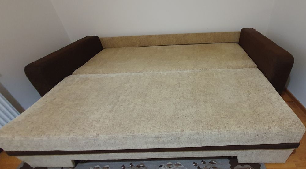 Canapea extensibila, in stare buna