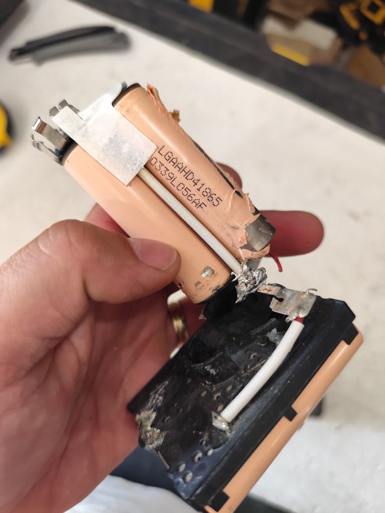 Батерия Милуоки 12 волта 6 амперачаса Milwaukee M12 B6