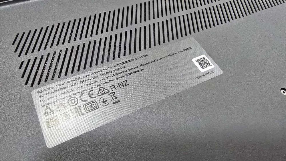 Лаптоп Lenovo IdeaPad Slim 3