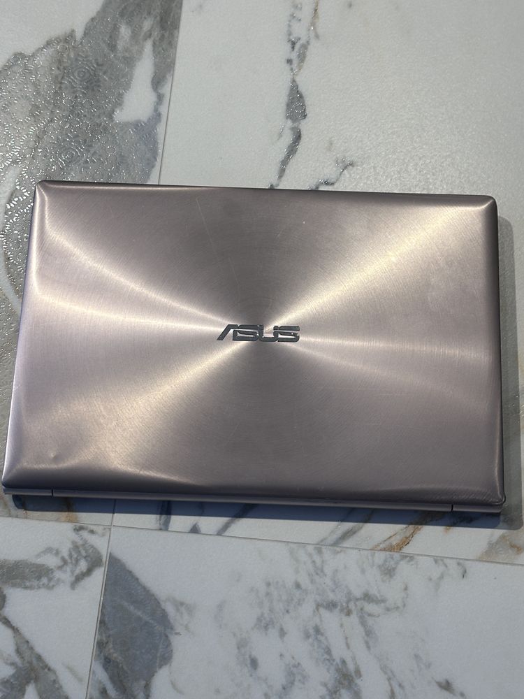 13” FHD IPS ASUS Zenbook Core i7-6500CPU/12GB RAM/512GB SSD