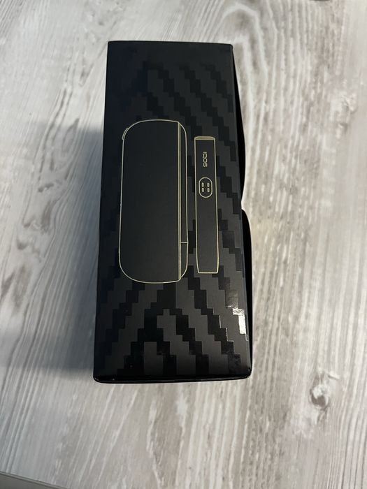 IQOS ILUMA i - Seletti Limited Edition