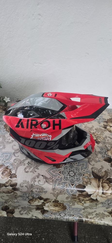 Airoh Twist 3 red king