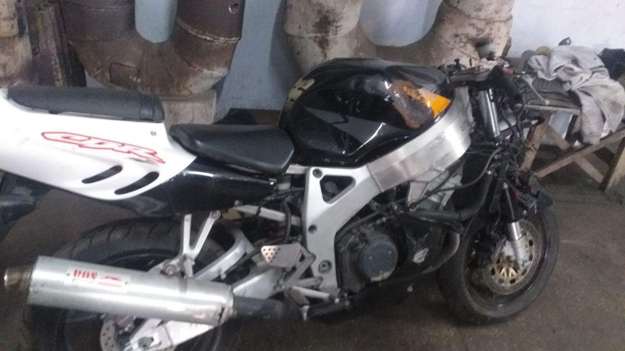 Продам мотоцикл Honda CBR 919