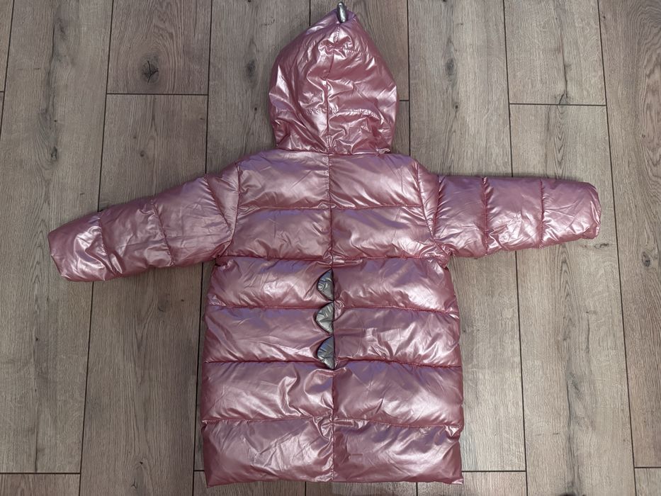 Продам зимние, тёплые куртки на 3-5 лет в отличном состоянии.