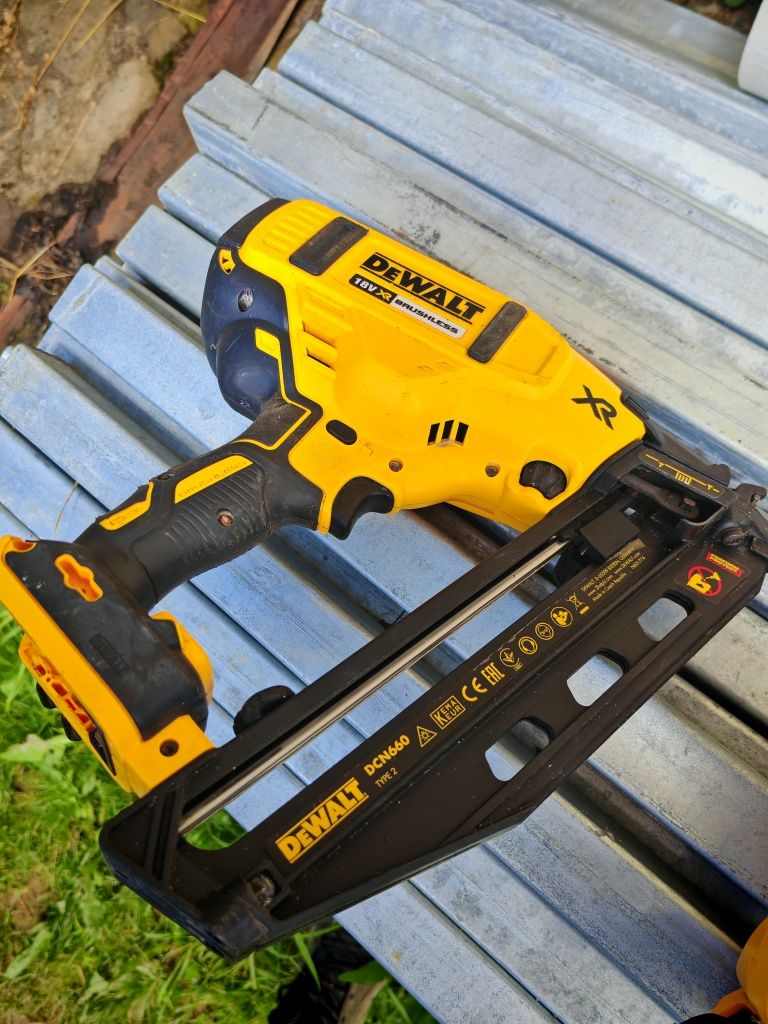 Pistol cuie dewalt