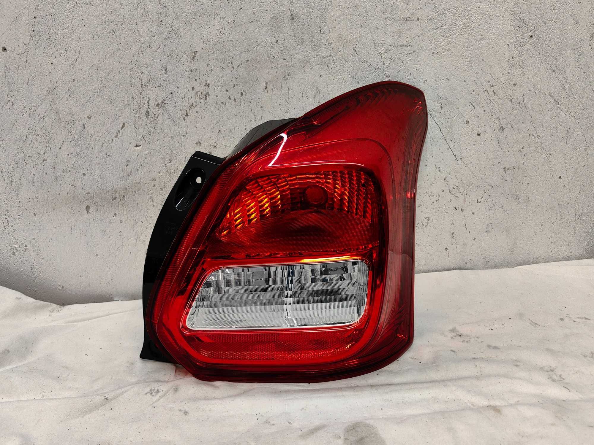 Оригинален стоп Сузуки Suzuki Swift