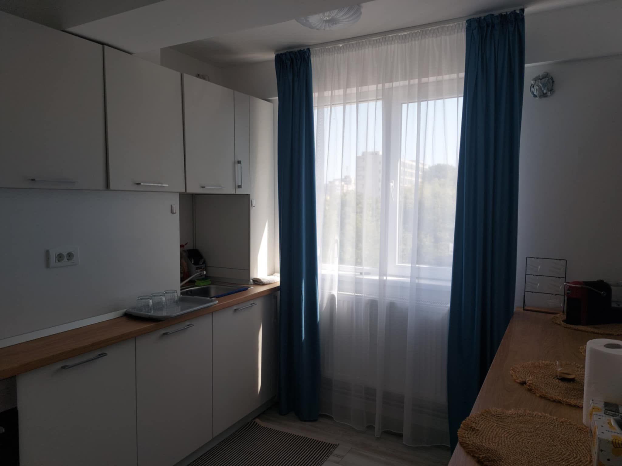 Inchiriez apartament