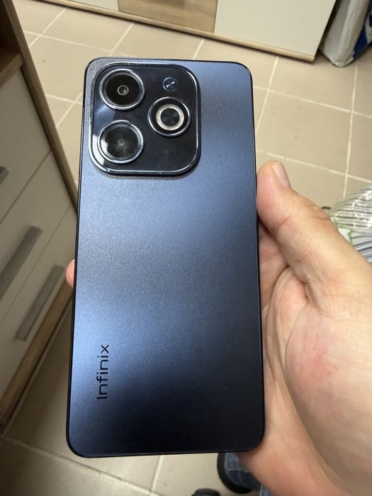 Infinix Hot 40i 8/256gb - отличен