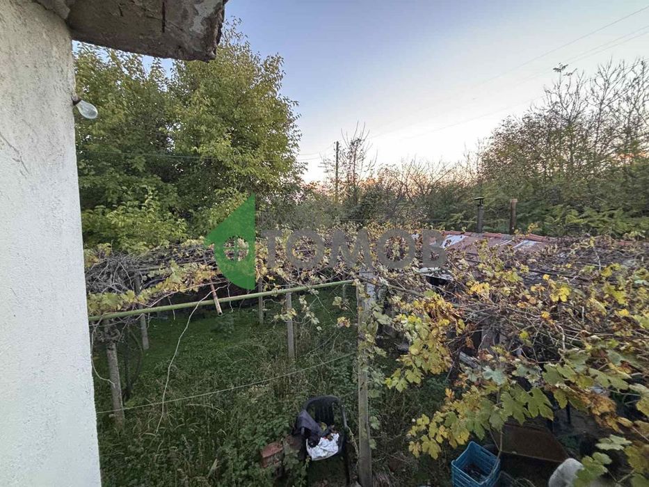 Къща с голям двор в село Найденово