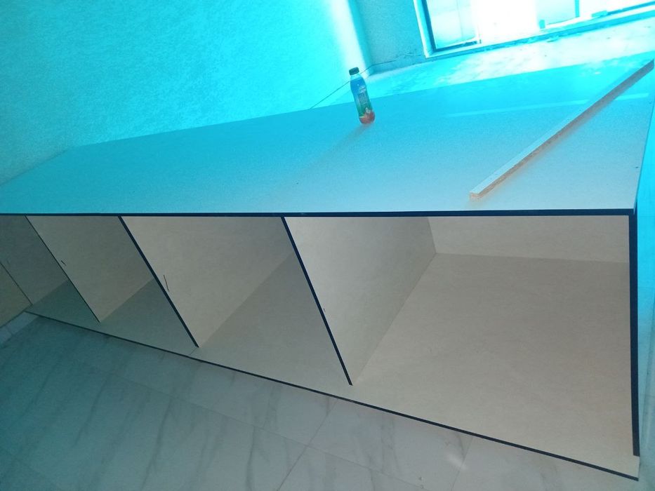 Dukonni Mebel sotiladi