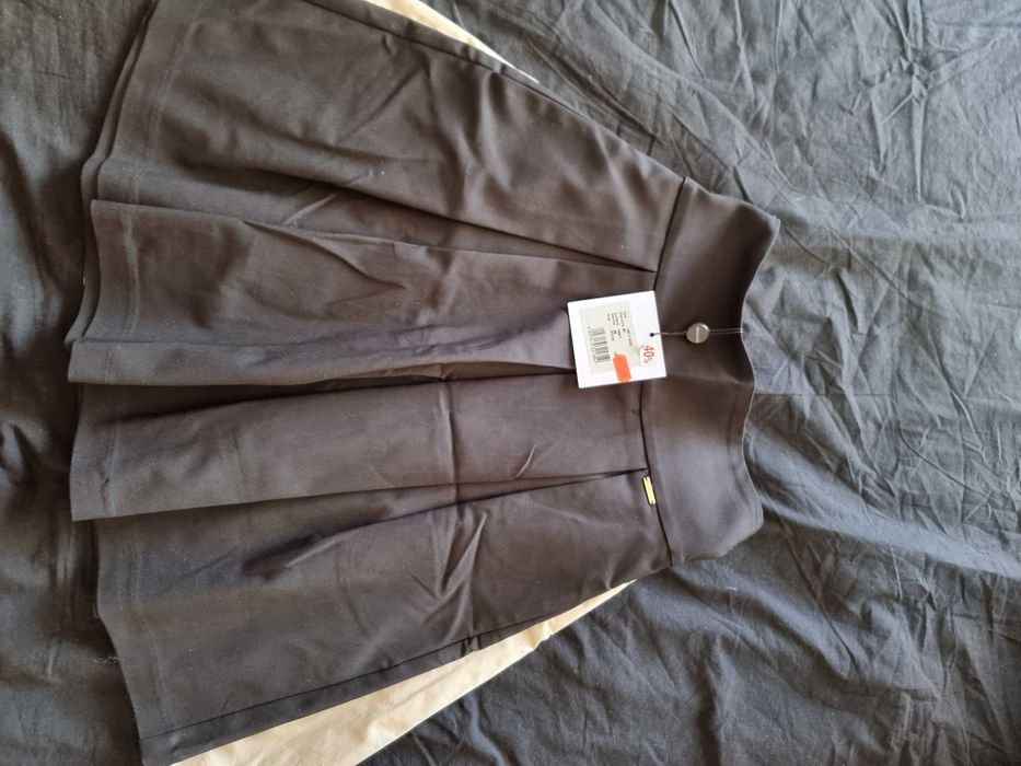 Fusta bsb , neagra, noua, cu eticheta