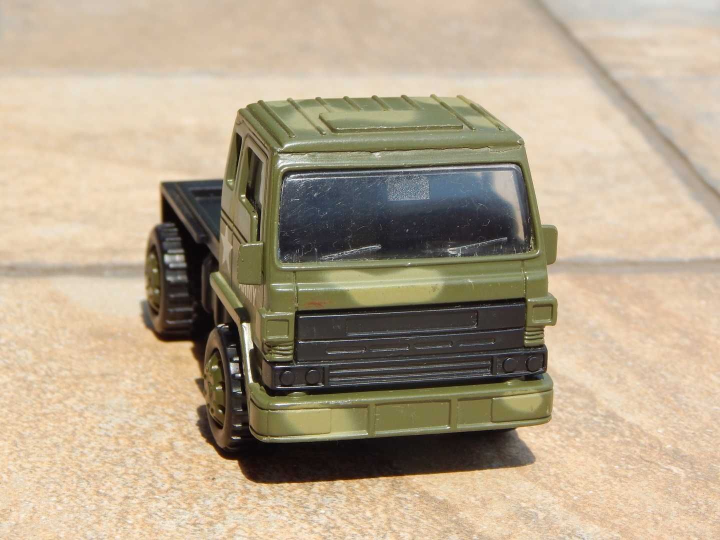 Macheta jucarie cap tractor camion militar sc 1:50