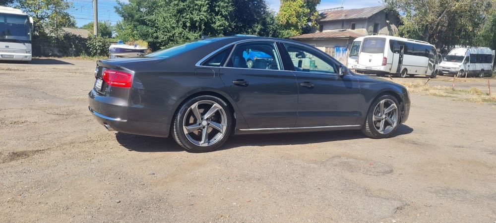 Vând Audi A8 în stare impecabila de funcționare