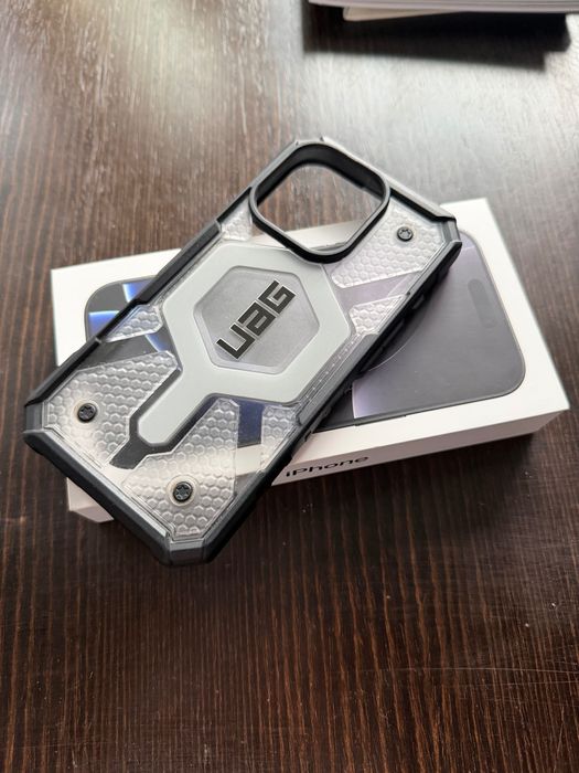 iPhone 16 Pro, 256gb, 93% baterie, plus husa UAG rezistenta la șocuri