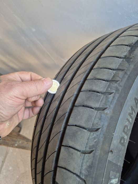 Летни гуми много запазени.