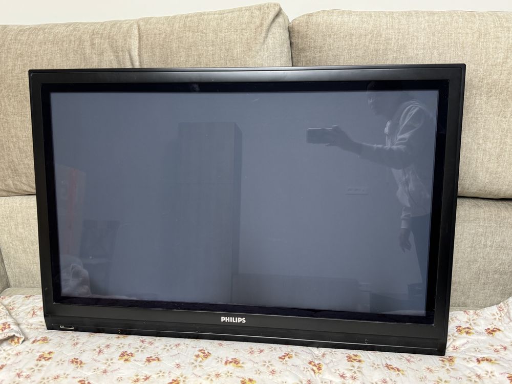 Телевизор Philips LC7.2E