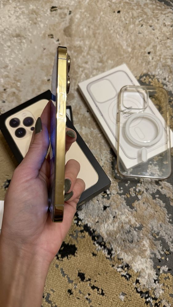 Vand Iphone 13 pro 256 gb Gold