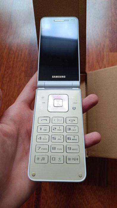 Samsung galaxy G1600